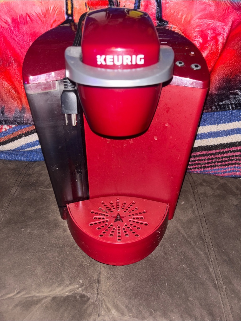Keurig single coffee maker-red